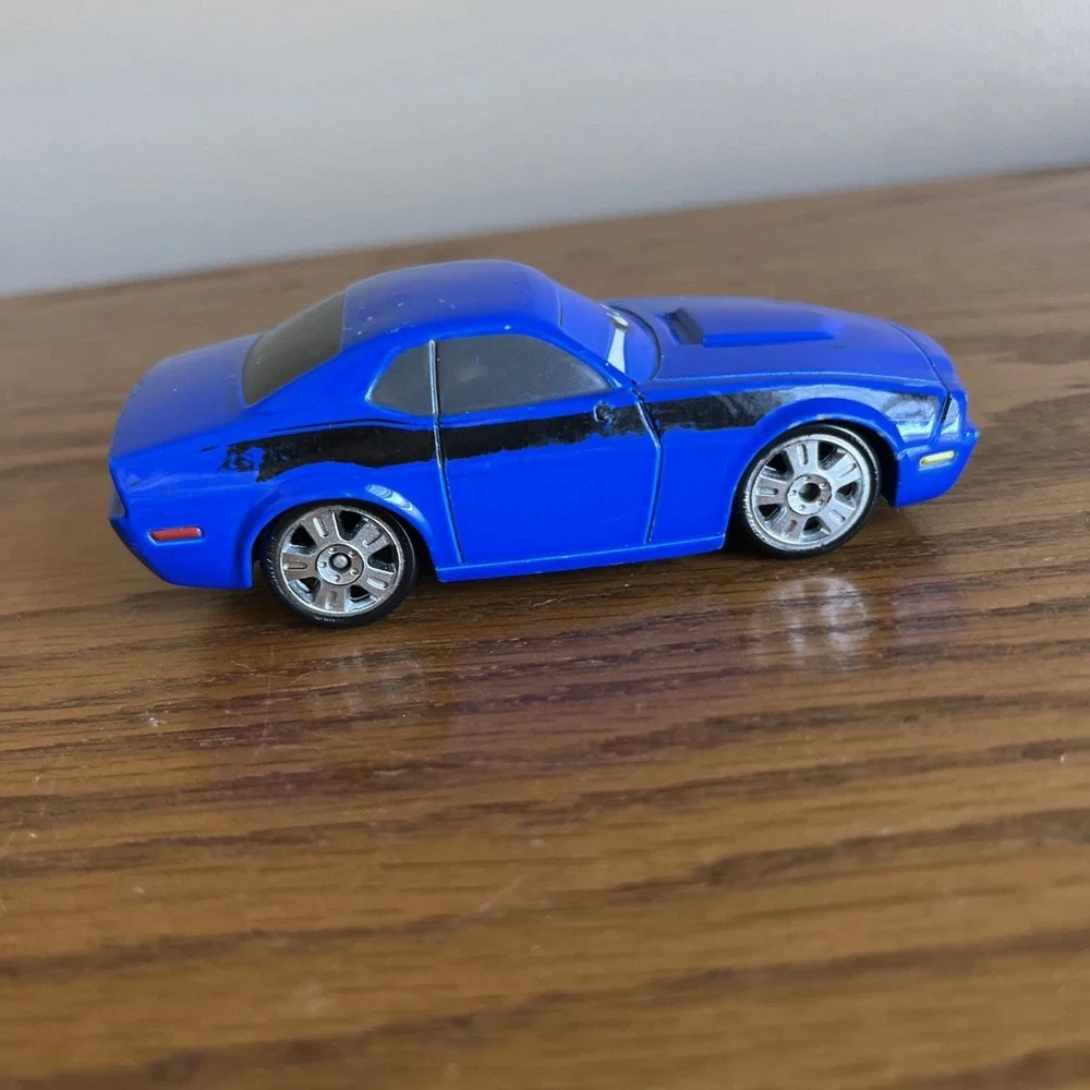 Disney Pixar Cars 2 Rod Torque Redline Diecast 1:55 FC Spy Secret Agent